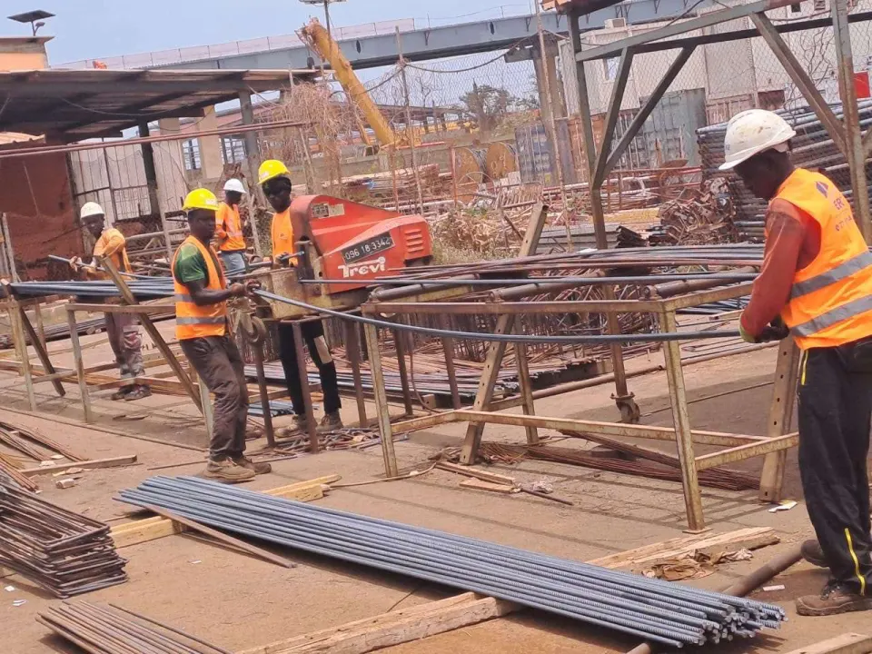 Atelier de ferraillage : armatures coupées-façonnées