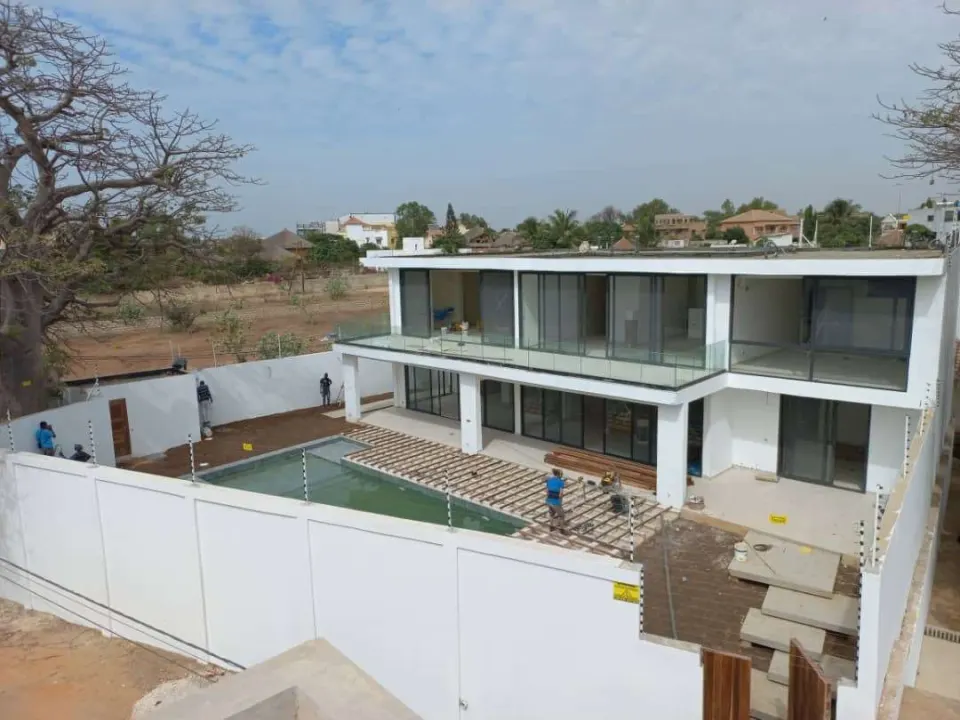 Villa R+1 avec piscine à Ngaparou